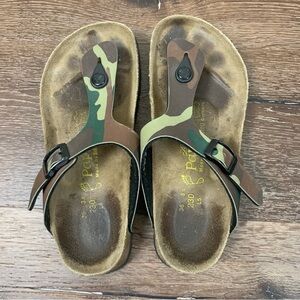 Papillio by Birkenstock Womens camo Gizeh strap sandals 230 L5